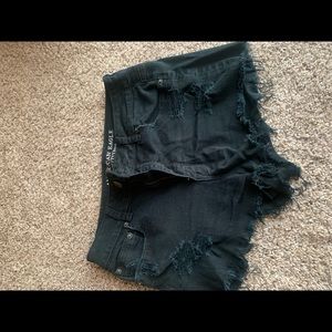 Black American Eagle Distressed Short Size 10